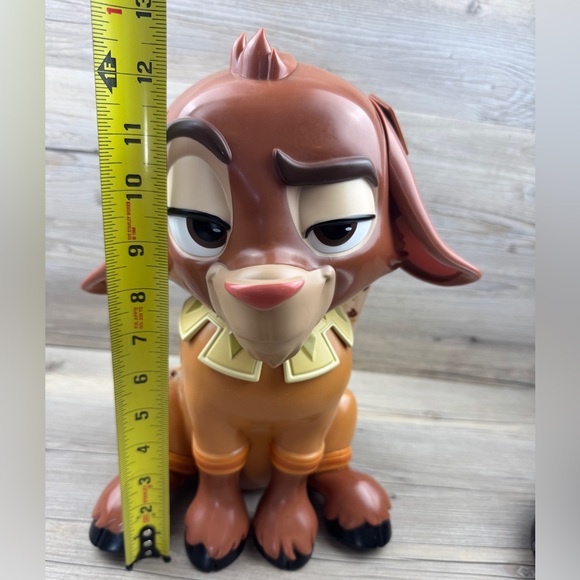 2023 Wish Valentino Popcorn Bucket with Wish lanyard. - Picture 9 of 11